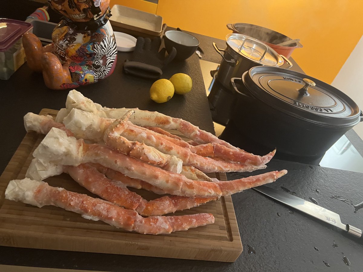 LanbikerPhilip's tweet photo. #alaskan #snowcrab #PaulKerckhof #chef #lemonbutter https://t.co/wNsEZsfr69
