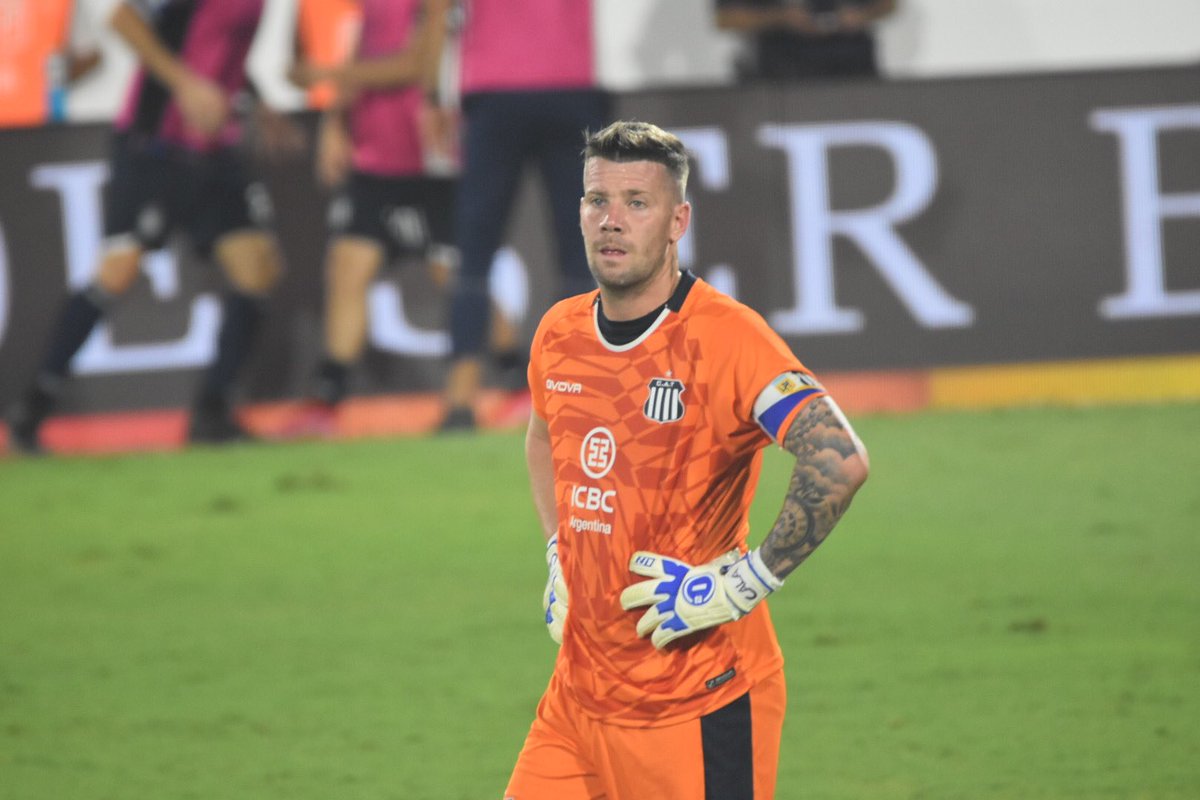 la1913com's tweet photo. E N O R M E 🧤 https://t.co/WecZYAHw5L