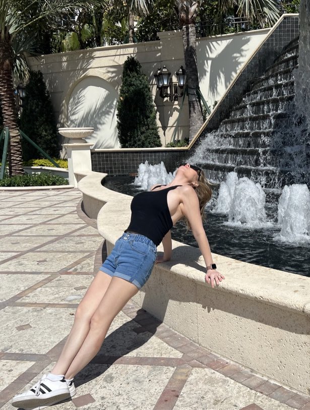 QueenOverwatch on Twitter: "http://queenoverwatch.com"