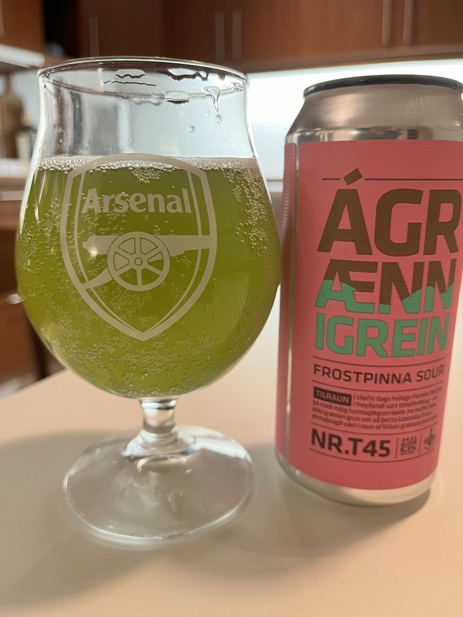 helgajons's tweet photo. @haukurh nú er mér allri lokið! Hvernig getur uppáhalds frostpinninn minn orðið að bjór?! 😍🍻 @borgbrugghus https://t.co/DWaLn5eevD