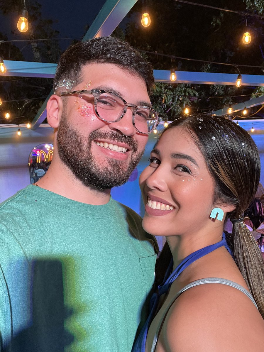StarLord1256PR's tweet photo. Con la Bichota 💕 https://t.co/vYnjJBIaWC
