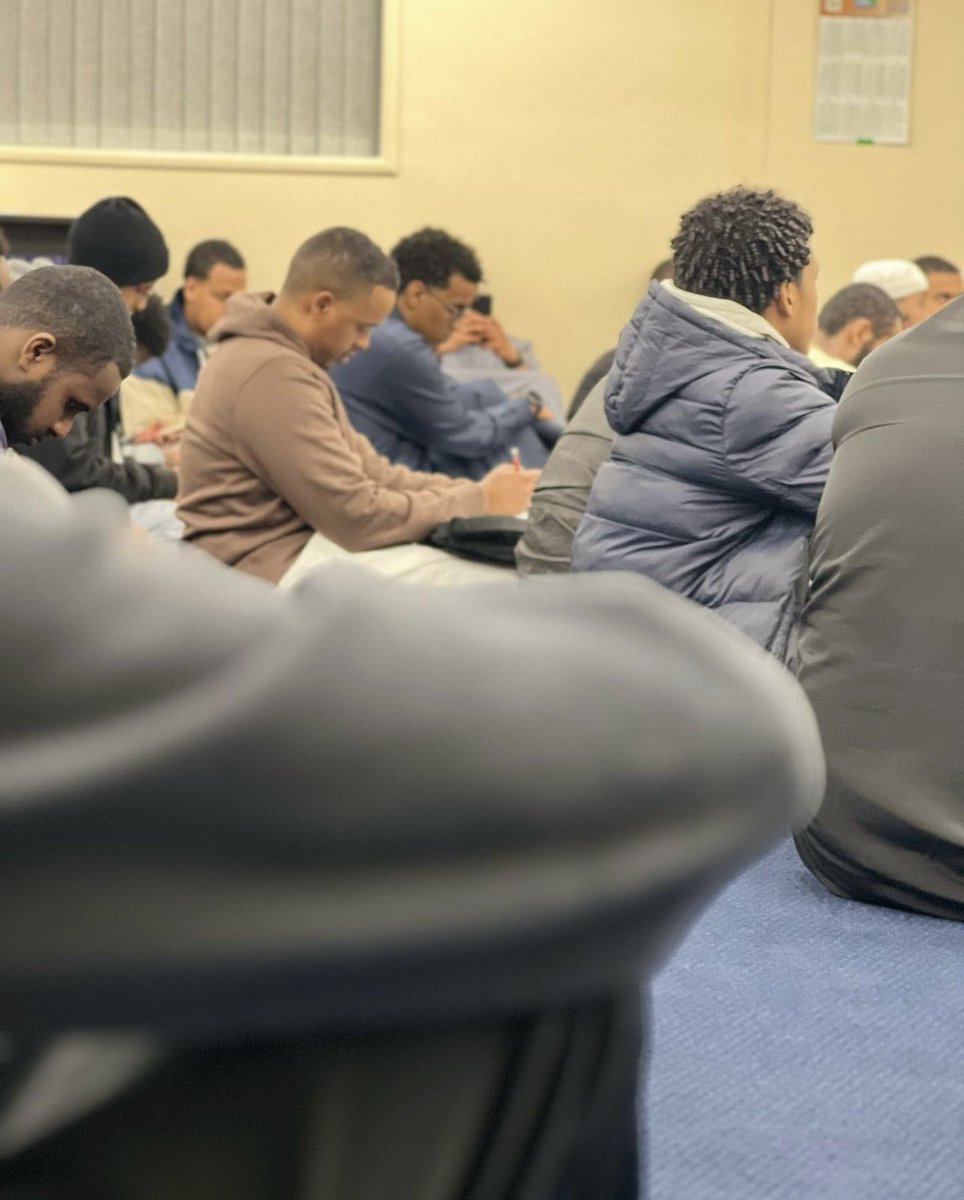 BukhariCentre's tweet photo. Sat, March 11th Book of Prayer Class LIVE at Bukhari Centre with Sh. Abdillahi. Students 📚 benefitting - IMPORTANT CLASS ���️ #BukhariCentre #letthesunnahgoforth #bukharitv https://t.co/OVBzK9fLL3