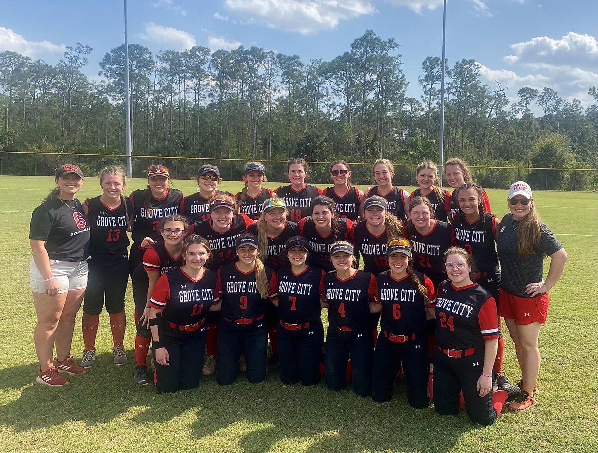 GCC_SB's tweet photo. A small glimpse into our week in Florida!

#WolverinesForever https://t.co/OHM8IfVROl