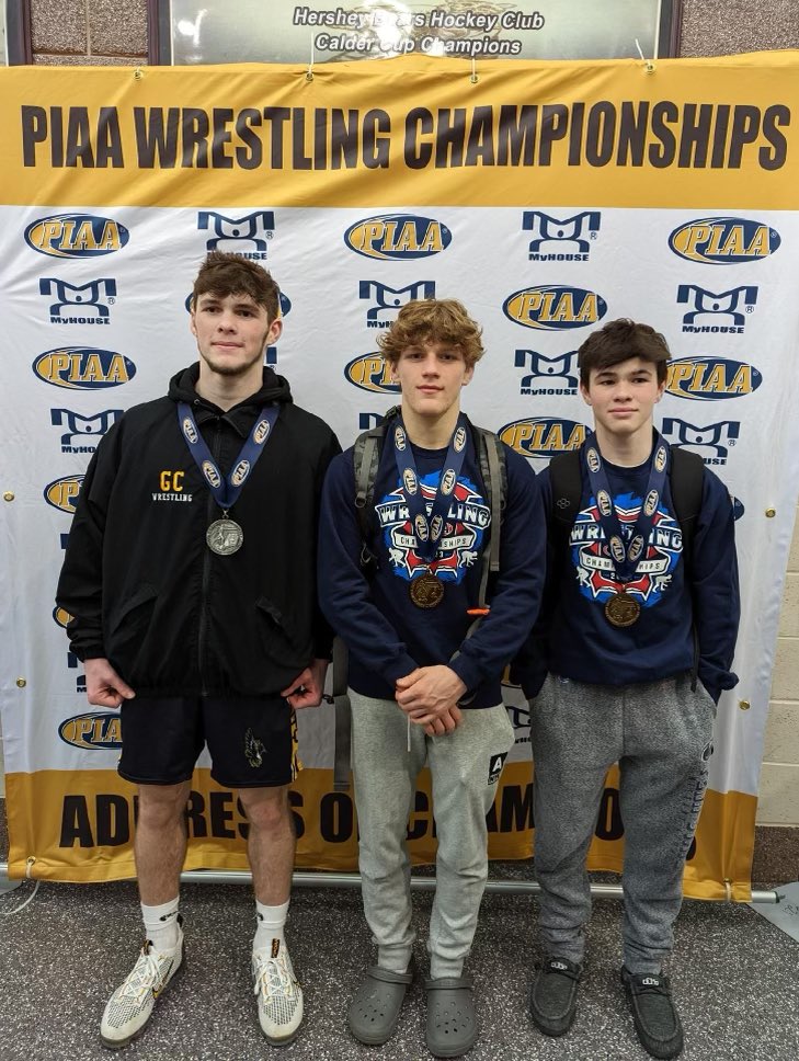 gchsnest1's tweet photo. Congratulations to our 3 GC Wrestlers who competed at the State Championship in Hershey this weekend! All 3 are bringing home STATE MEDALS🏅🏅🏅🤼‍♂️🤼‍♂️
Hunter Hohman (160) - 2nd Place finish
Cody Hamilton (145) - 8th Place finish 
Hudson Hohman (122) - 4th Place finish https://t.co/wxp78CWxfd