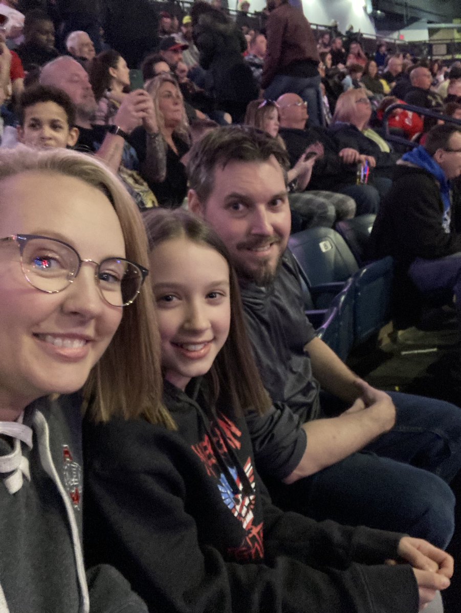 Robzilla11's tweet image. #wweYoungstown