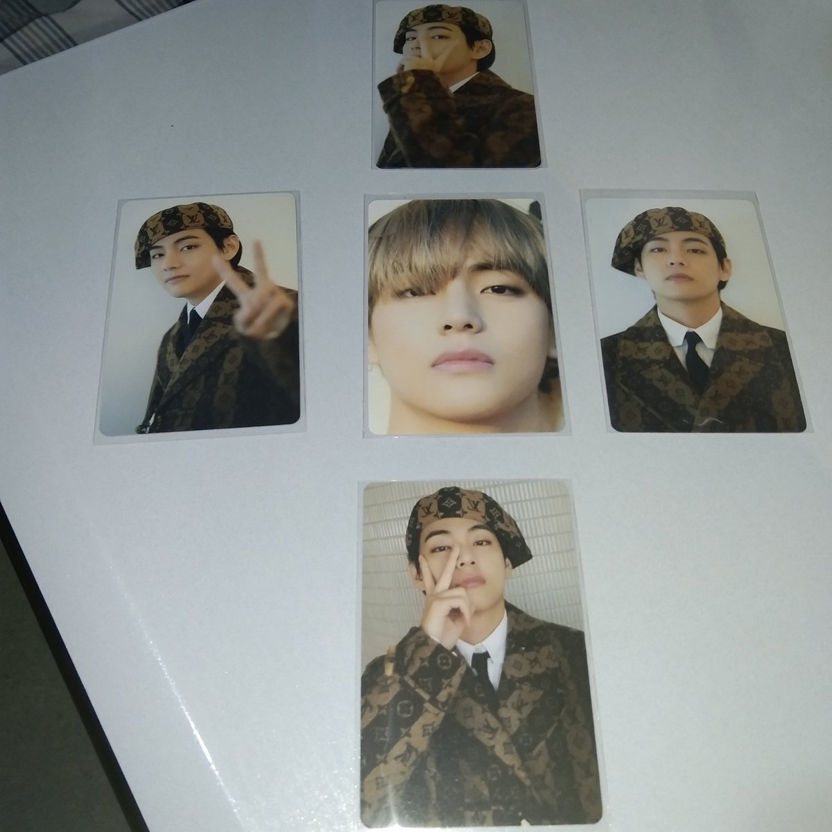 2902CART's tweet image. wts lfb pc ph

taehyung dicon 101 set 

🔖 ₱150.00 
🔖 sold as set 
🔖 good condi
🔖 x to sensitive buyer

💌 dm to claim 

❗ cannot rush ship as i am still waiting for my packing materials

📎 wtb wts lfb lfs taehyung bts dicon pc ph