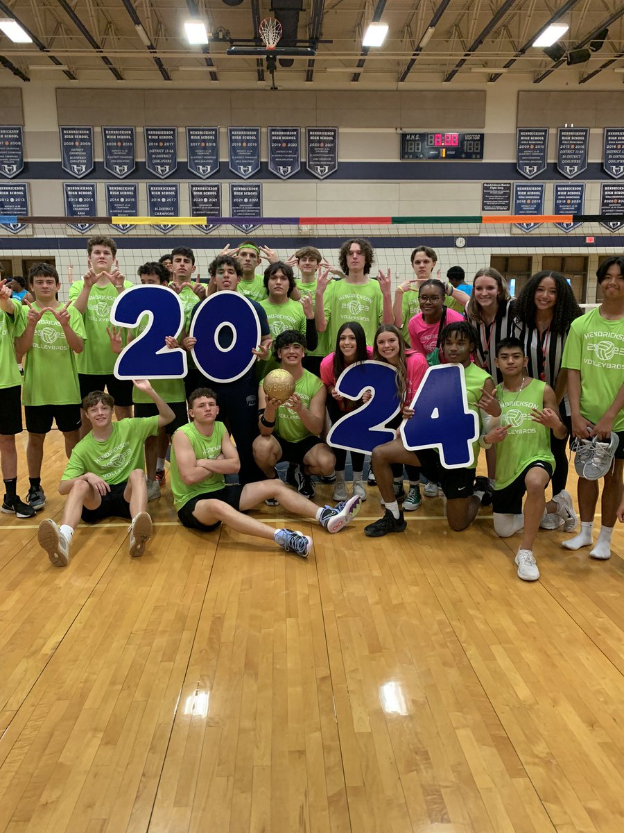 hendrickson2024's tweet photo. VOLLEYBROS 2023!! 
This years Volleybros Champions are THE CLASS OF 2024! Huge shoutout to the players, @HHSHawkVball , the class of 2024 officers and HAWK NATION for showing out!! Until next year! 🦅🦅 @HawkNationHHS @clarissanora https://t.co/we2SOZAXWM