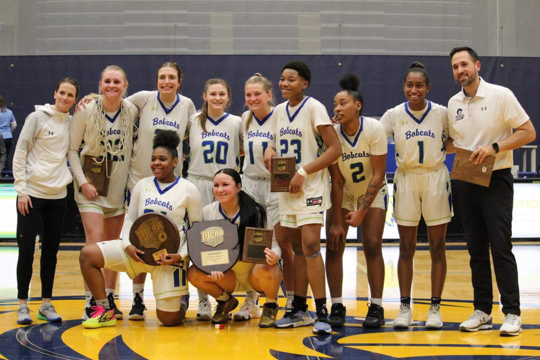 HUGE WIN!! We punched our 🎟️ to the NJCAA D2 National Tournament as Region 4 Midwest District A CHAMPS! Our 18th win in a row moves us to 27-5 on the season! Next stop: Port Huron, MI! #BSCWBB