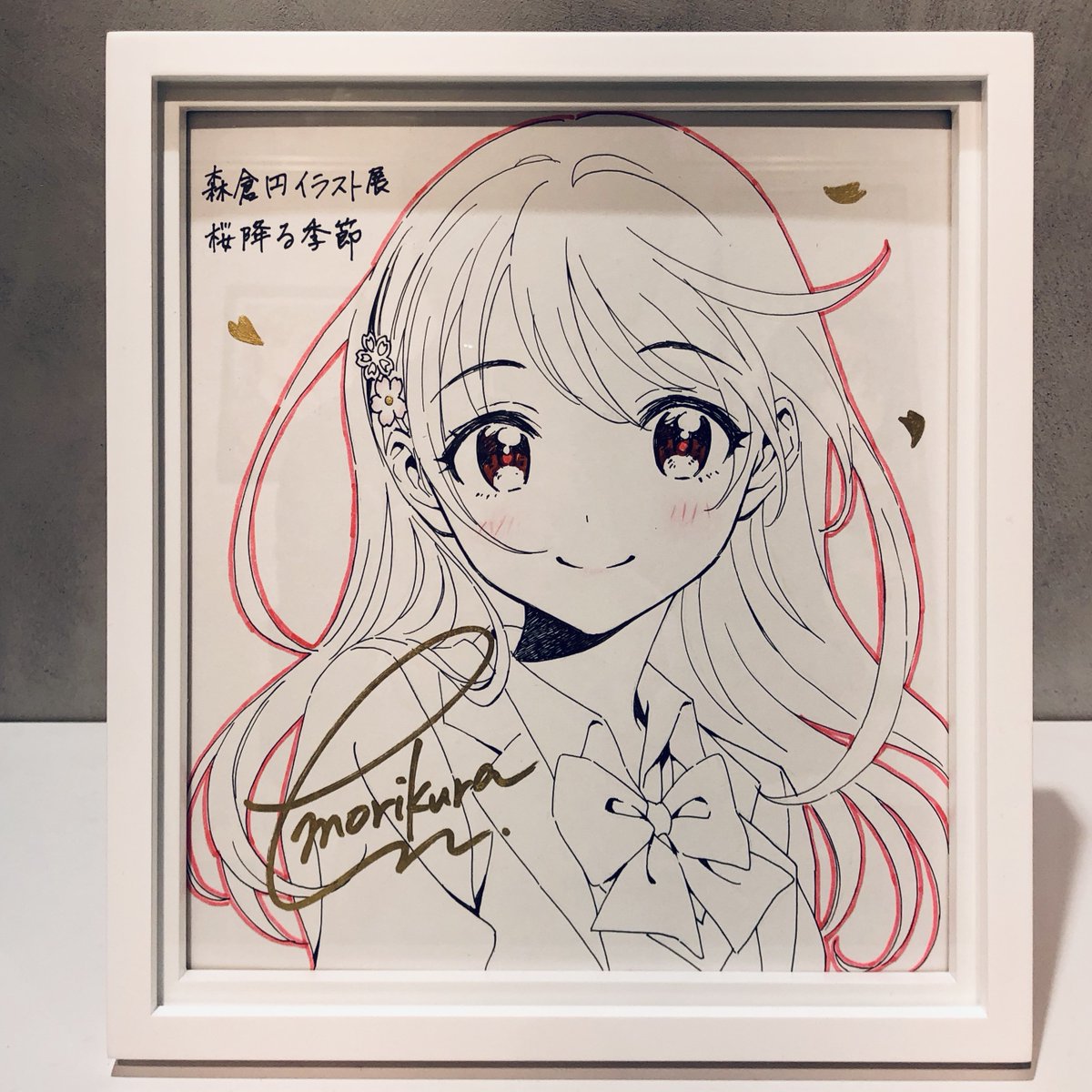 個展では、直筆イラストサイン色紙も展示しております🌸今回のKVの女の子を描かせていただきました。アナログ緊張しますが楽しいですね…!

こちらも会期後抽選販売もいたしますので、ご興味のある方はぜひご応募ください。

【抽選応募期間: https://t.co/lL51JFAjuc… https://t.co/cnITdtQ9ly 