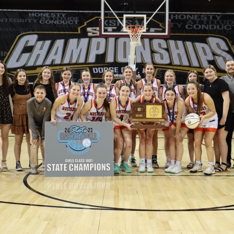 DoniphanW's tweet photo. The Doniphan West Lady Mustangs are Class IA Div I Basketball Champions!!

The Lady Mustangs defeated Quinter in the State Championship, 55-49. 

Congratulations on a great season, ladies!!

#MustangPride https://t.co/cTEiB4ninx