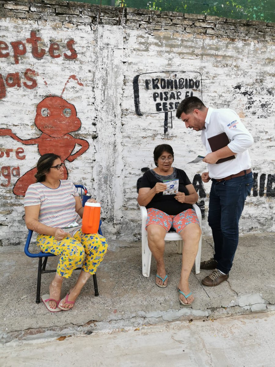 OviedoFidel's tweet photo. Juan Nuñez Candidato a #DiputadosPorLaPatria #Lista2 #Opcion10 por Central avanza casa por casa presentando sus propuestas legislativas. Escucha a vecinos de diferentes distritos del departamento https://t.co/D2qBb4HSFg