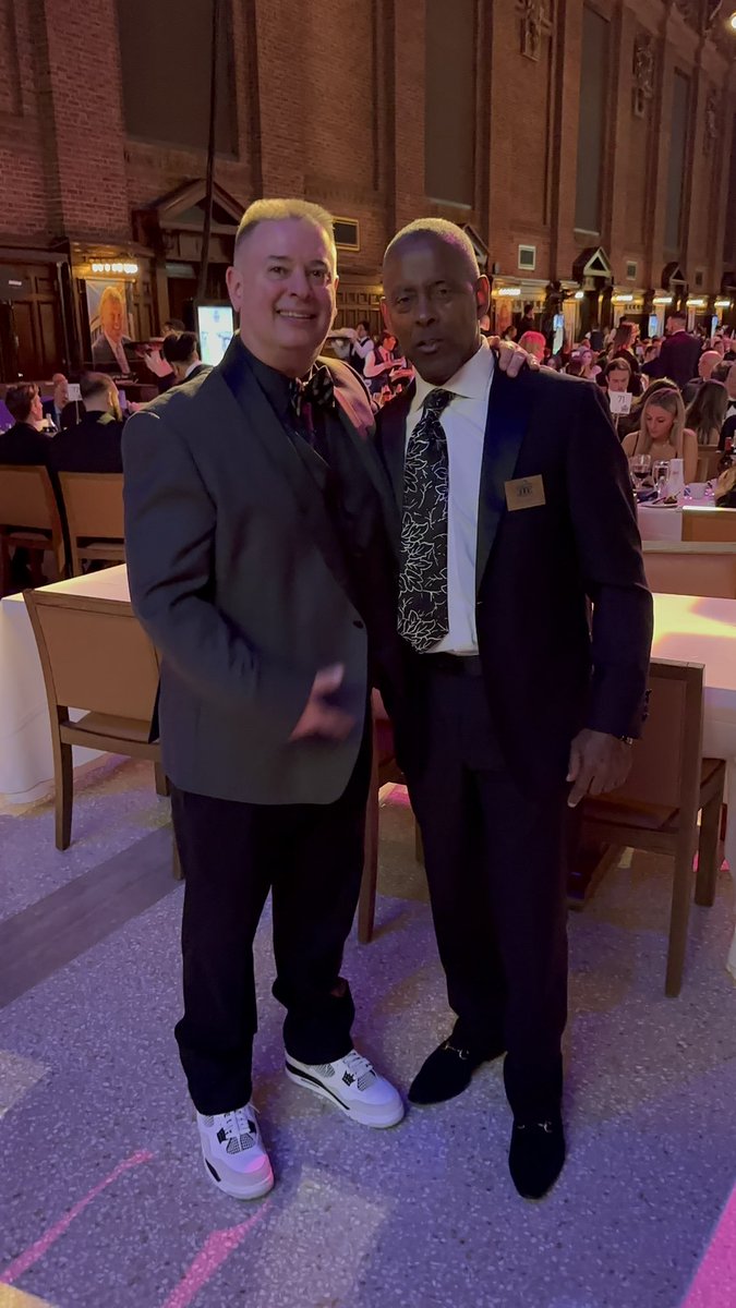 When you’re at the @WalterCampFF dinner with and you meet @Tony_Dorsett the reason you’re a @dallascowboys fan! #Heisman #SuperBowlChamp #ProFootballHOF #IYKYK #Hawk