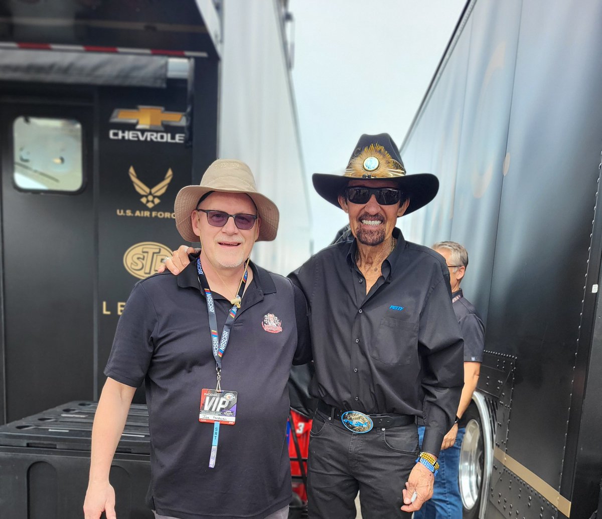 jverdegan2's tweet image. Met the King himself @ Phoenix today. My childhood hero. #racingsgoat #racinglegend @RPMotorsports #Bestever @NASCAR