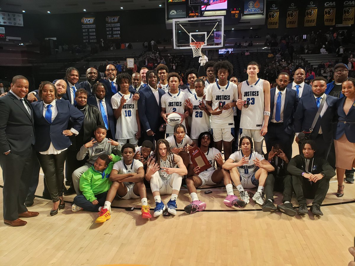 John Marshall (<a href="/JayemMarshall/">John Marshall Jayem Basketball</a>) completes an undefeated season after a 91-34 win over Radford in the <a href="/VHSL_/">VHSL Athletics</a> Class 2 Boys State Final!  The Justices won their 3rd straight State Championship they've played in

<a href="/CBS6/">WTVR CBS 6 Richmond</a> <a href="/Chosen2give/">Ty White</a>
