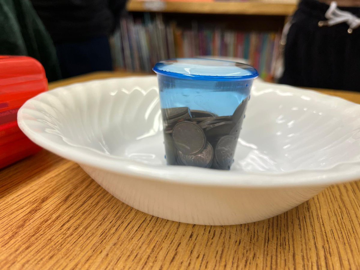 StHenry_CCSD's tweet photo. Grade 5s experimenting with the surface tension of water. 💧 @CCSD_edu https://t.co/BC0afHPBgM