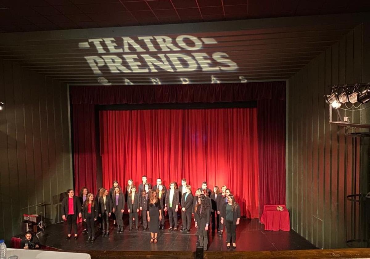 TorreviejaVista's tweet photo. El Coro Sinfonía de la Escuela Coral Municipal de Torrevieja ha ganado el Primer Premio del V Certamen de Habaneras de Candás (Asturias) https://t.co/IhrS9Dodn0