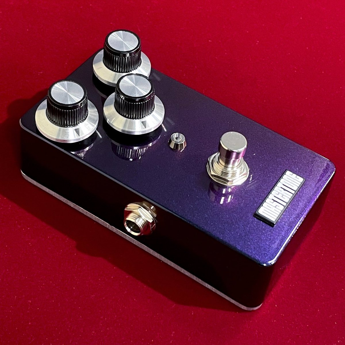 ROCKINN_namba's tweet photo. 【#ロックイン難波】好評再入荷!#TONEBLUE × Blackberry JAM × SAITO COLOUR WORKSの3社チームブランド「#MASTERTONE」による"HA-1"。EOD OXBLOOD開発時に評価の高かったプロト機を製品化。ゲインが高くレスポンスも良好!外観のマジョーラ・カラーも魅力的なドライブです★→https://t.co/0XBEPrRdAV https://t.co/zAx4S6XIvl