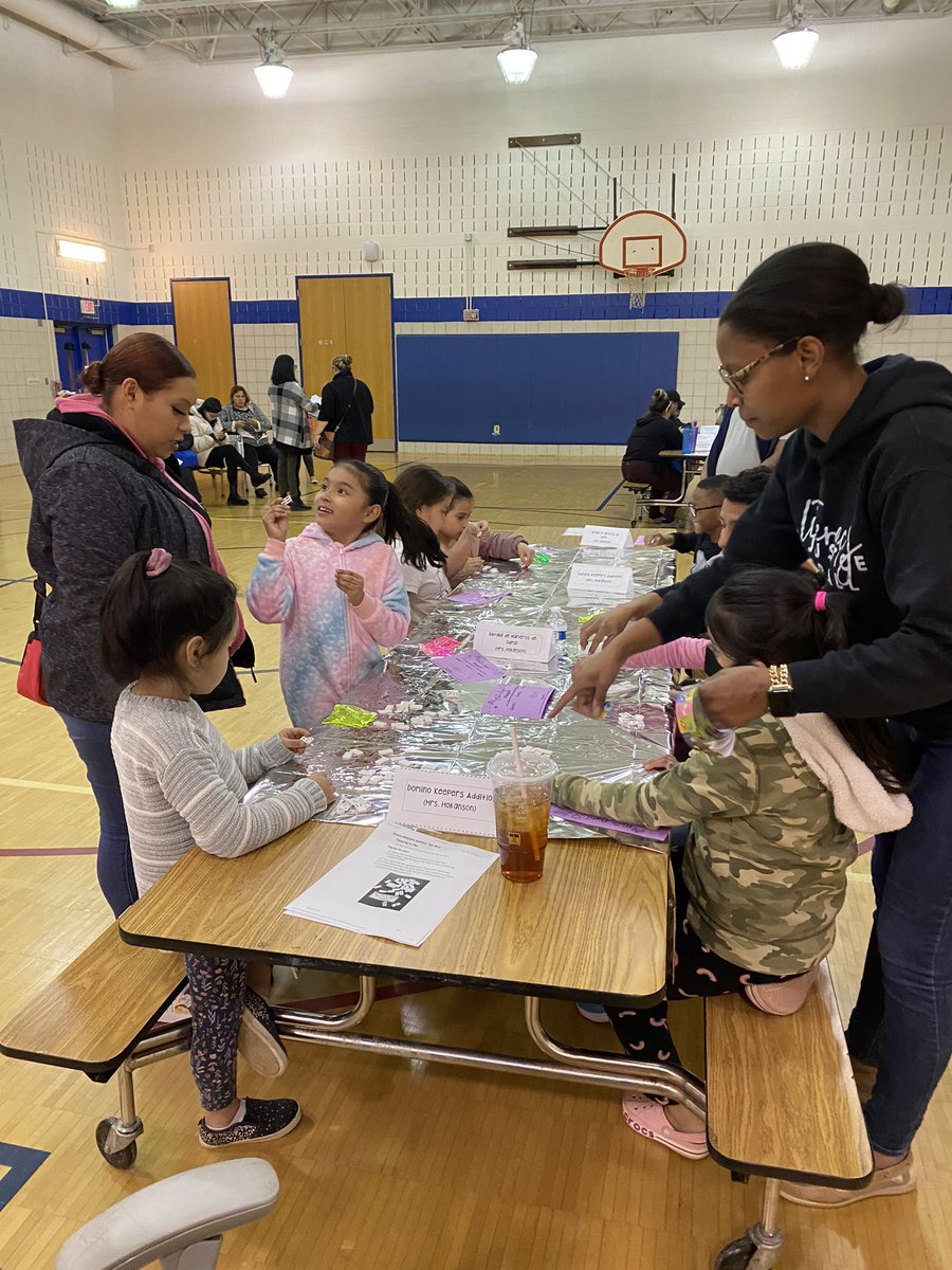 SummitHallRS's tweet image. Math night fun! #mathmatterstoo