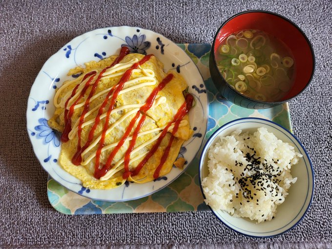 ここ最近は家にいるとずっとオムソバばっかし作って食べてるけど、見た目や話し言葉は自身で変えられても食の好みは中々変えられない!! 関西育ちだと焼きそば定食やお好み定食は当たり前で、やっぱし焼きそばに白ご飯が付かないと全然食べた気しない笑<a href="/tag/%E3%83%A1%E3%83%B3%E3%82%BA%E3%83%90%E3%83%AC%E3%83%B3%E3%82%BF%E3%82%A4%E3%83%B3%E3%83%87%E3%83%BC"class="tags"><span>#メンズバレンタインデー</span></a>