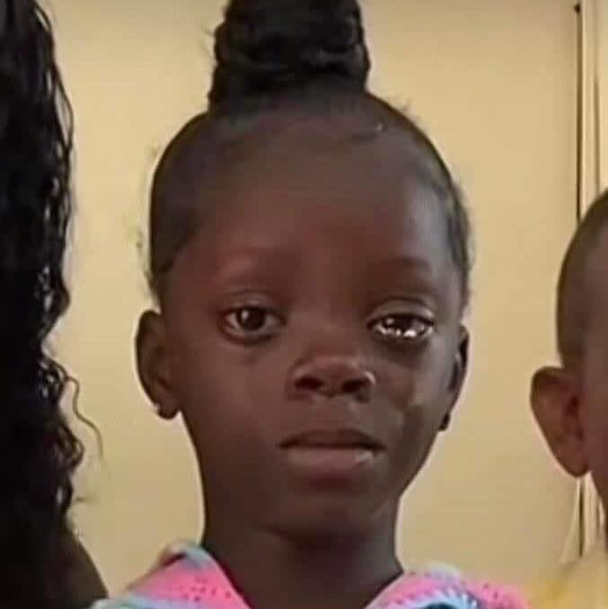 Ninguém:
eu chorando porque não sei controlar meus sentimentos e tudo me dá vontade de chorar: