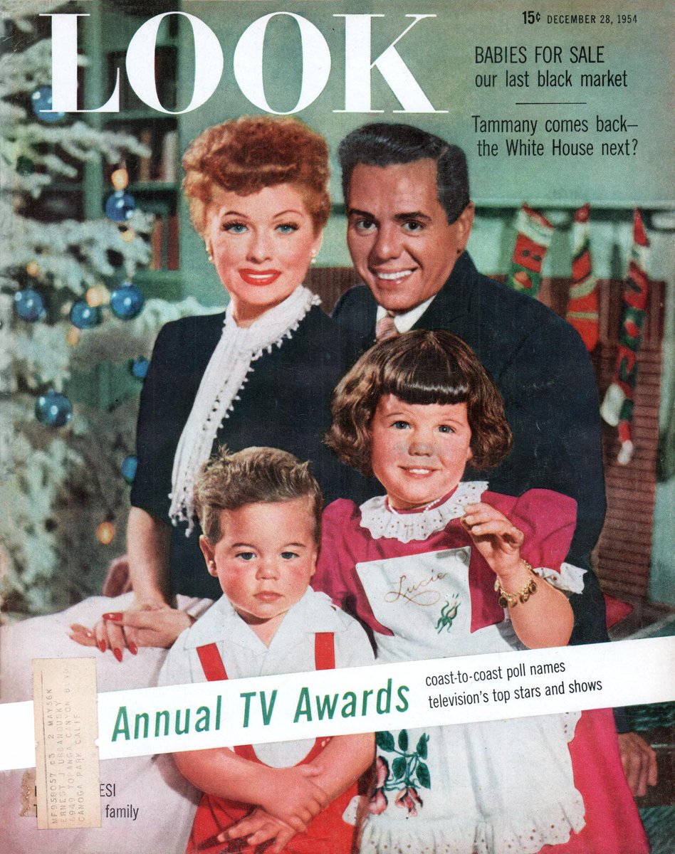 December 1954
LOOK #magazine

The magazine decided to pick a RANDOM family to grace their December magazine cover.😂😂😂

#popculture #50s #LucilleBall #DesiArnaz #nostalgia #nostalgic #Lookmagazine #vintage