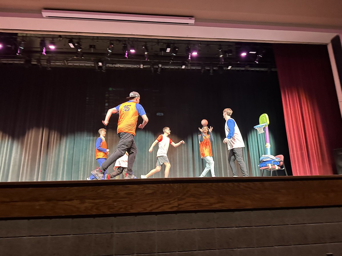 olatheeastIPS's tweet photo. 🧡⭐️IPS Talent Show⭐️💙

Today we showcased our talent in the annual IPS talent show and it did not disappoint! #talentfordays 
#allhawksincluded #choosetoinclude https://t.co/WIPy9QxDjA