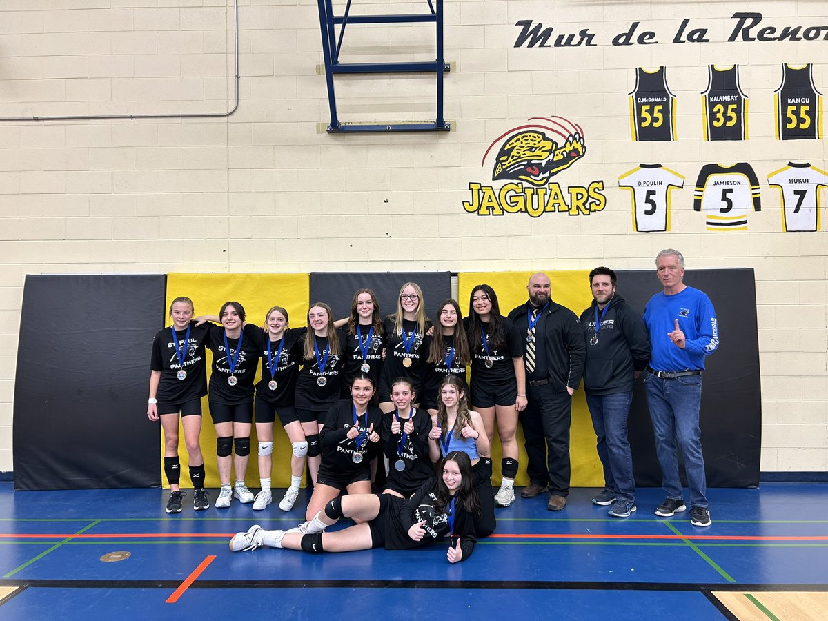 Our Senior Girls’ Volleyball team played an exciting game tonight! We are so proud of you! Way to go!! <a href="/HWCDSB/">HWCDSB</a>