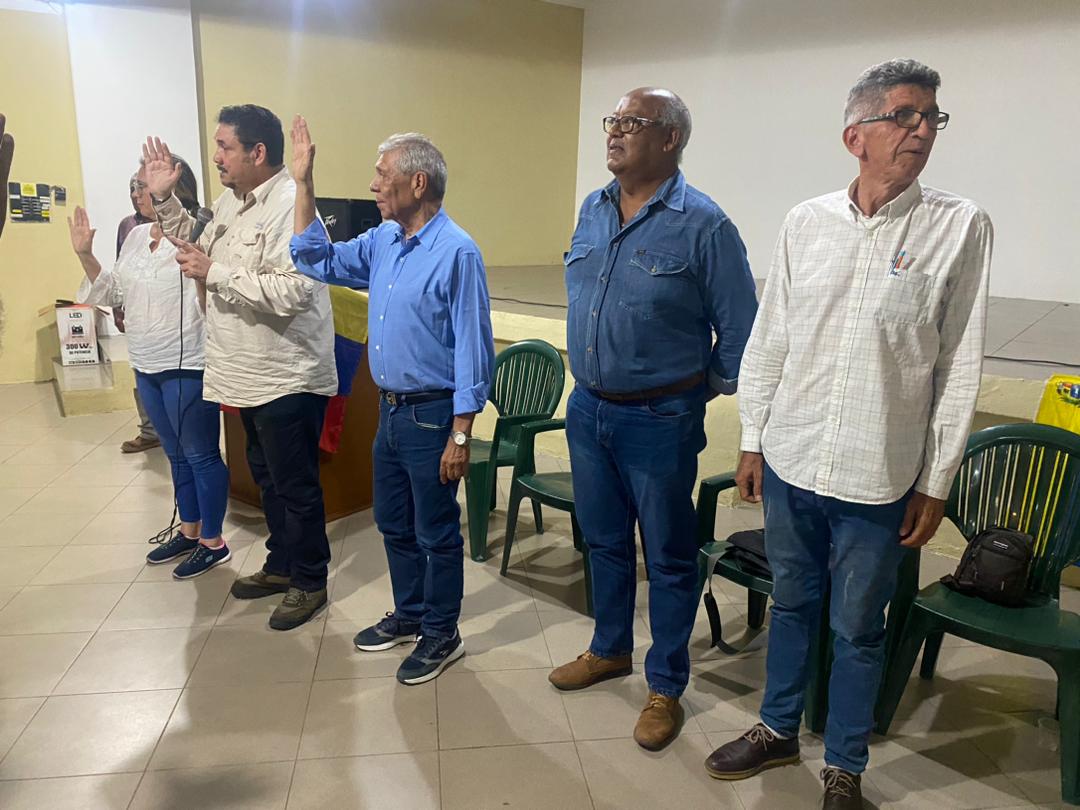 Reunión ampliada del CEM Infante con el Delegado Nacional <a href="/alugodiaz/">Angel Lugo</a> y miembros del CES encabezado por <a href="/rafaelemilios/">Rafael E Silveira M</a> e <a href="/Yndirahdz/">Yndira Hernández</a> afinando nuestra estructura rumbo a las primarias Prosperi Presidente. #MovilizacionTotalAD #Primarias #PlanProsperi