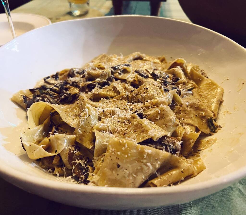 The longest of days beg for pasta-est of pasta.
Fresh pappardelle with roasted mushrooms. 
#pastanight instagr.am/p/Cpl0LauLoZC/