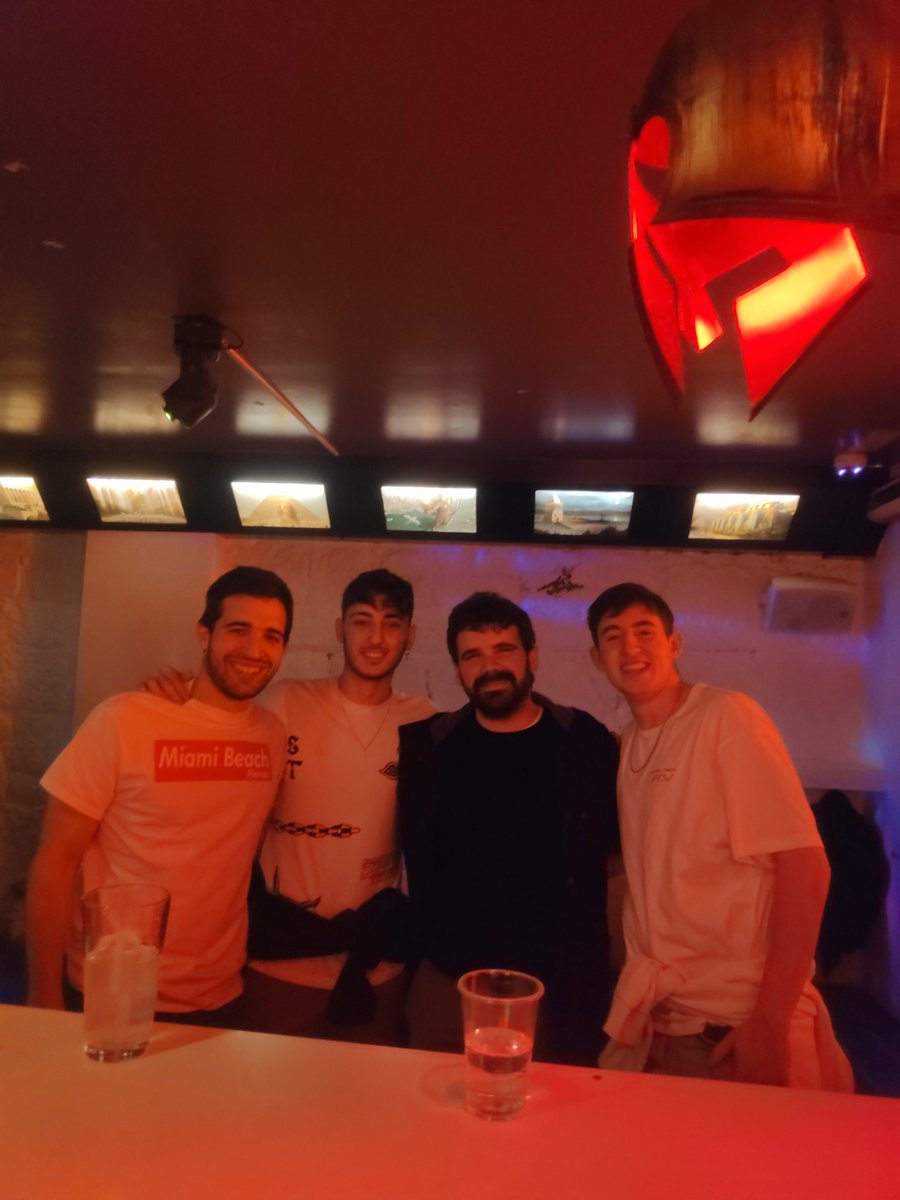 Hemos despertado a la bomba <a href="/santipicallo/">Santi Picallo 💣</a> <a href="/XabierSoutullo/">Xabier Soutullo</a> <a href="/brunitocp26/">Bruno Cela Pardellas</a>