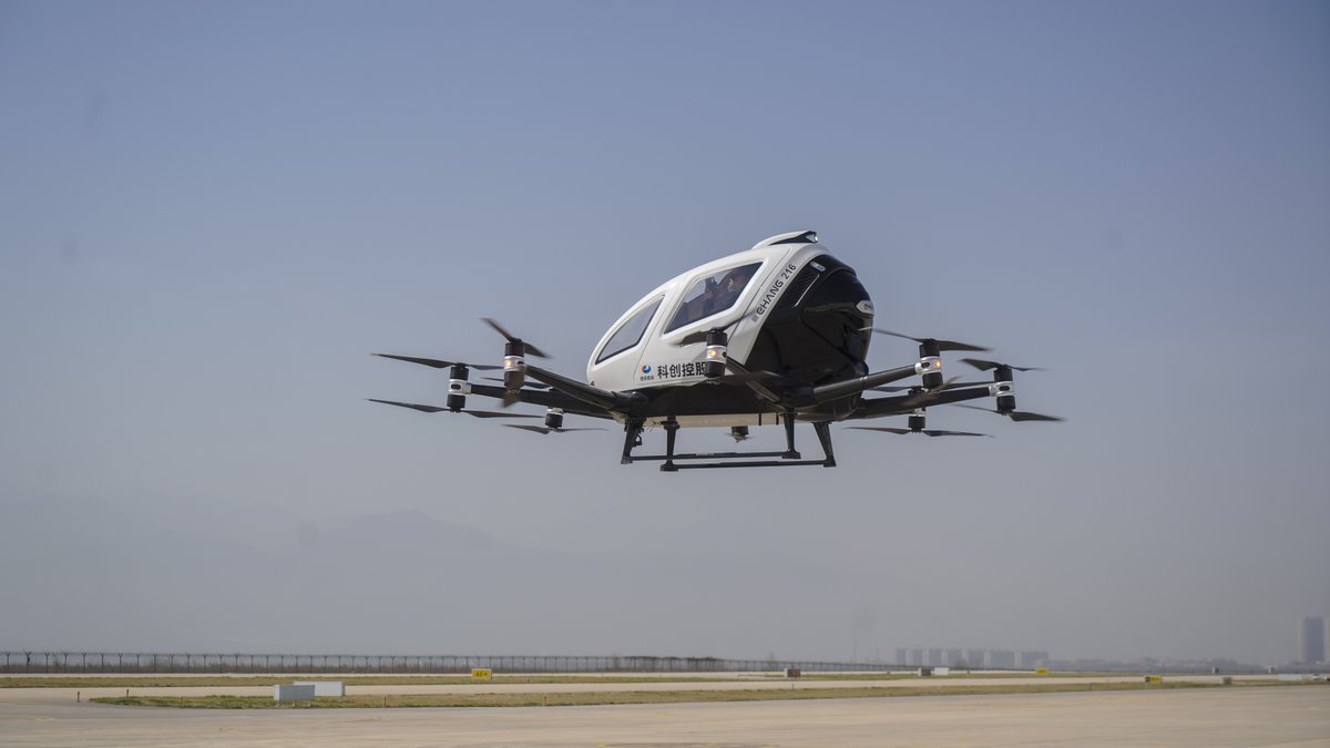 ehang's tweet photo. We are glad to announce that #EHang has entered into a strategic partnership with Xi'an Aerospace Investment Science and Technology Development Holdings Group. On the day of the signing ceremony, #EH216 #EH216F and other AAVs completed a wonderful #UAM flight demonstration. https://t.co/2Si9mTP9Zg