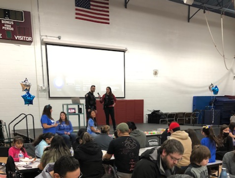 PoliceWheeling's tweet photo. Thank you @ccsd21twain for inviting us to your Bingo Night!! Officers were given the opportunity to emcee one of the Bingo games and spend time with Twain staff and students. Thanks again for having us!!

#bingo #bingonight #community #twainelementary #ccsd21 https://t.co/j7CB049nf3