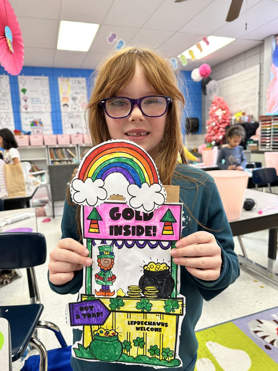 Created our leprechaun traps before leaving for spring break today! Fingers crossed we finally catch him! 😊🍀💚 #isdschools #isdkinder <a href="/GlendaleElemISD/">Glendale Elementary School</a>