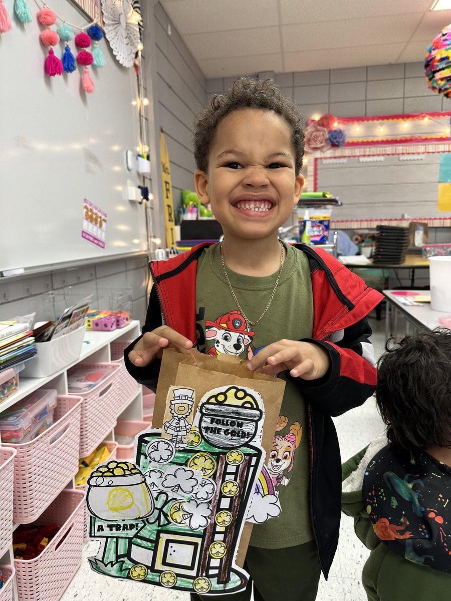 Created our leprechaun traps before leaving for spring break today! Fingers crossed we finally catch him! 😊🍀💚 #isdschools #isdkinder <a href="/GlendaleElemISD/">Glendale Elementary School</a>