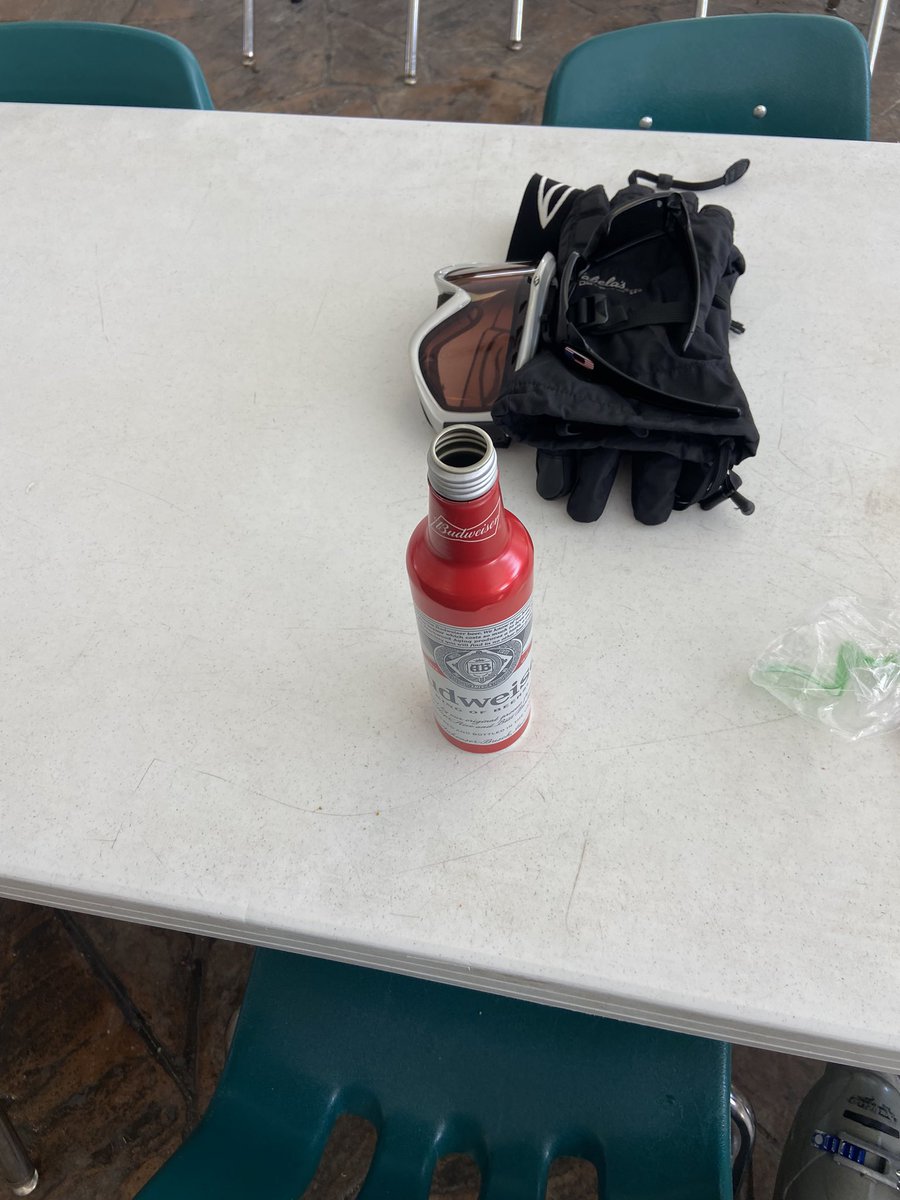 LonsdaleJason's tweet photo. Turns out you can sky with a new hip!  You also might need to drink some #Budweiser ! https://t.co/bMPg9QJjlC
