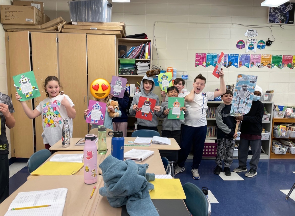 MrsHarrisLDS's tweet image. Mrs. Harris’s Wild Robots! 😍#thewildrobot #ldsrobotparade @DonovanSchool #donovanstrong