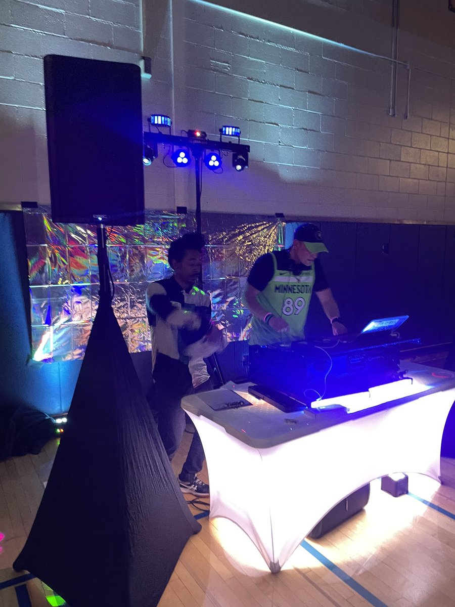 MsCallaway678's tweet photo. Successful evening at @WayzataCentral  at our 6th and 7th GLOW grade dance. SO to the best co-organizer!! Mrs Lemon 🍋🎉✨🥳💃  We couldn’t have done this dance without our teachers, office staff, admin, and PTA. https://t.co/wsnQKIzhSG