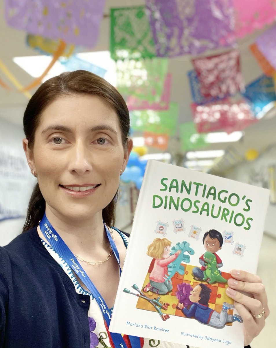 marianariosrmz1's tweet image. Santiago’s Dinosaurios @ Wren High School’s International Day 🦖🦕♥️

#author #picturebook #pb #authorvisit #diversebooks #internationalday