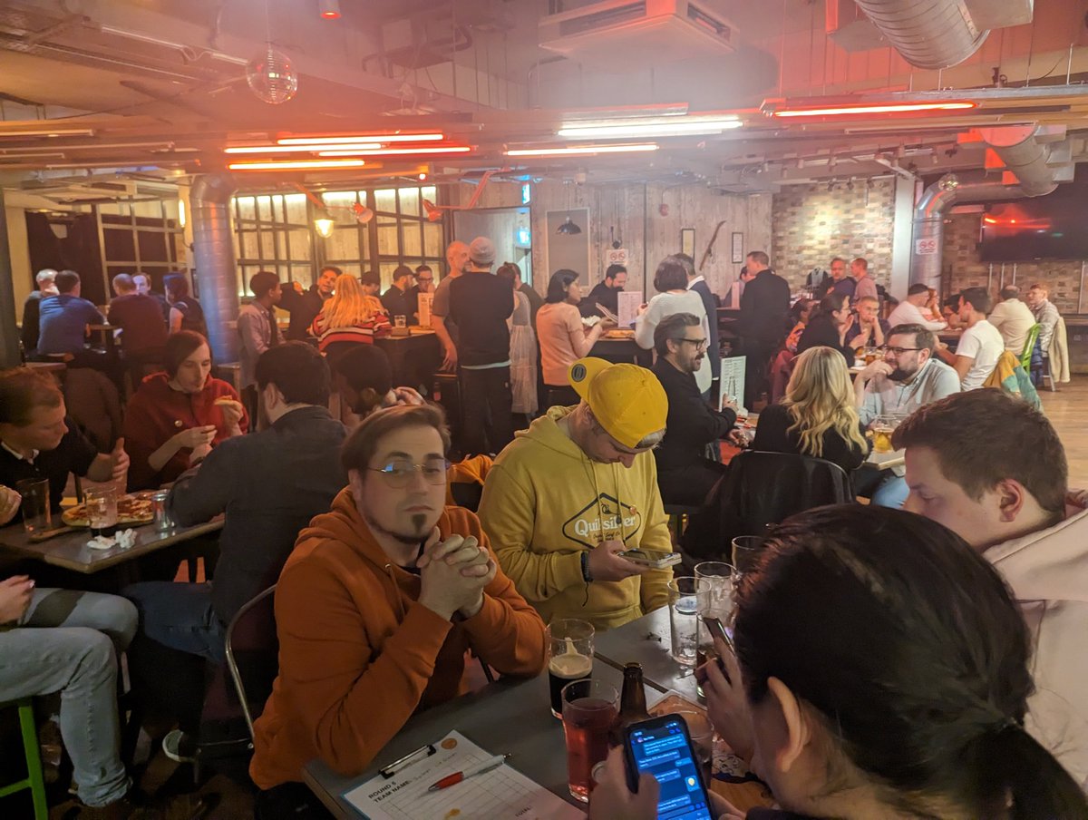 Jupiter_Hadley's tweet photo. At the @analog_events #devpubquiz! https://t.co/gWNleKJw7Q
