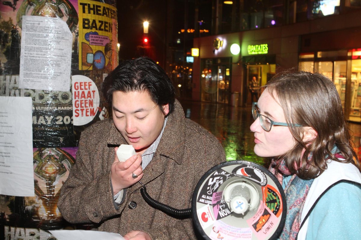 jankeeshelms's tweet photo. Foto’s van de Gedichten in verzet mars georganiseerd door Amersfoortse Activisten met poëzie van onder andere Joke Kaviaar stadsdichter Twan Vet. https://t.co/4hzKqm8zGs