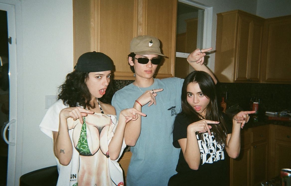 andréa ★ tweet media