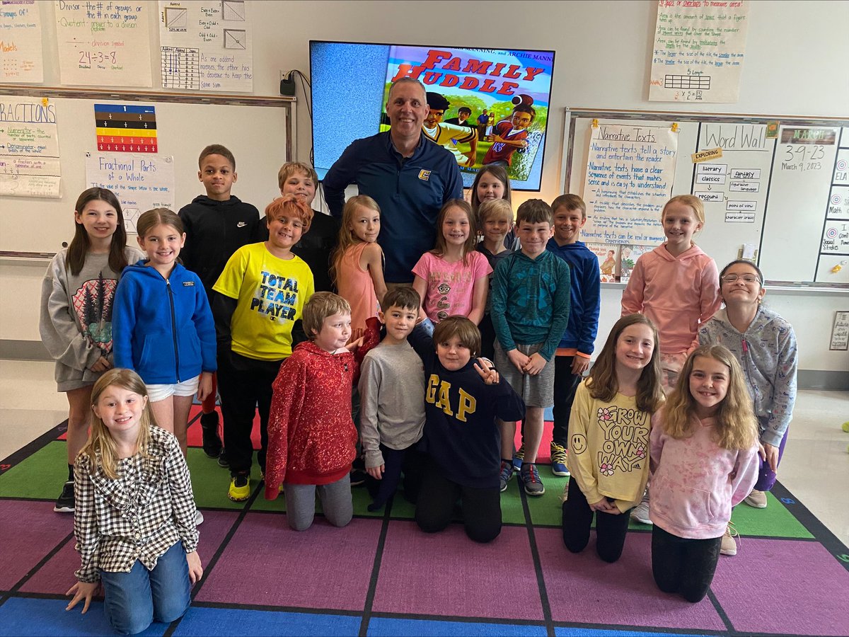 Had a great time at Middle Valley Elementary today for Read Across America!! Great group of 4th/5th graders!! #Readabook #GoMocs #ClimbTheMtn