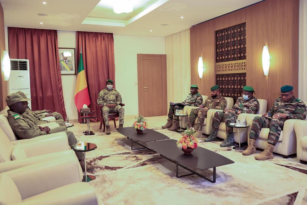 GoitaAssimi's tweet photo. J'ai reçu cet apres midi le Général MODY, CEMA Niger. Notre entretien a porté sur des sujets d’intérêt commun, notamment la situation sécuritaire dans la sous-région et la coopération militaire entre le Niger et le Mali. https://t.co/a1x2CK0adn