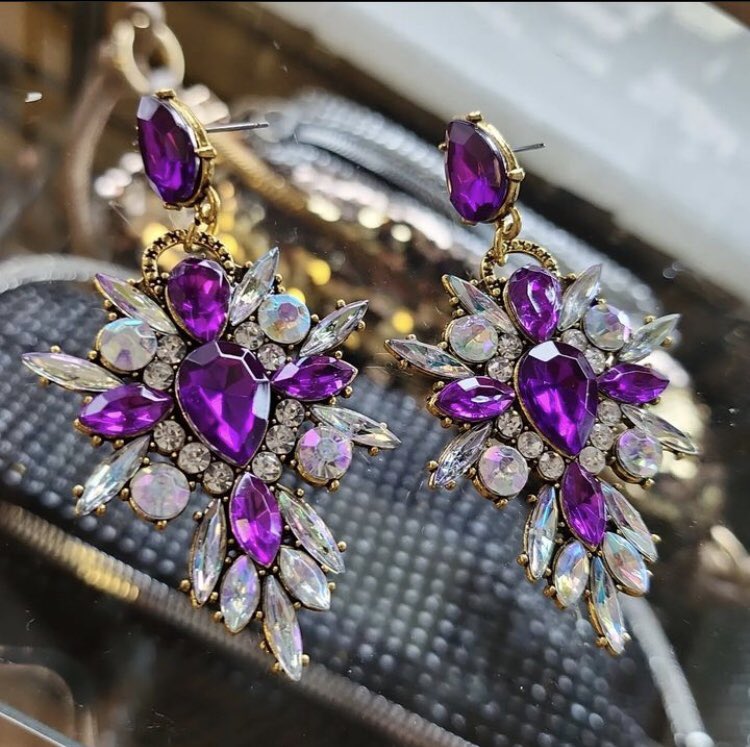 Support local businesses.
Avaanis Accessories.
For full range please click on link.

instagram.com/avaanis_access…