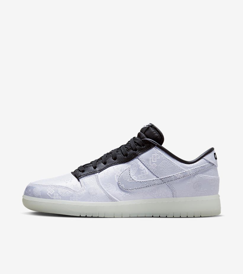 SNKR_TWITR tweet media