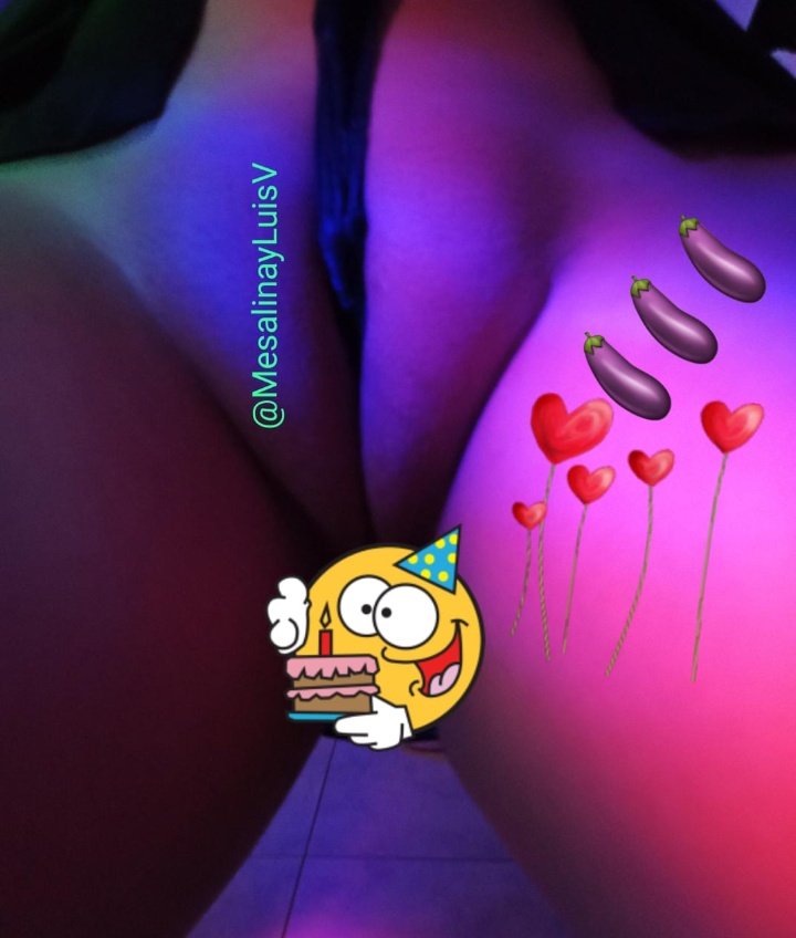 Ya somos 8000 y éste mes cumplo años 💃🏽🥳 queremos partir la 🎂😂😋 con nuestros 3 seguidores más fieles🍆🍆🍆, nosotros asumimos gastos,  los elegiremos por mayor cantidad de RT 🔁 y ❤️ a nuestras publicaciones @EventosGHoleVIP @bogota_cruising @AnonimusCuckold <a href="/theatronbogota/">TheatronBogotá</a>