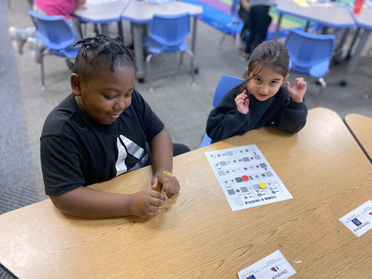 MrsDoyleSD54's tweet photo. Math 🧮 Games are a fun way to learn 2D shapes! #muir #walkproud #havefunlearning https://t.co/TdW5JOTH7U