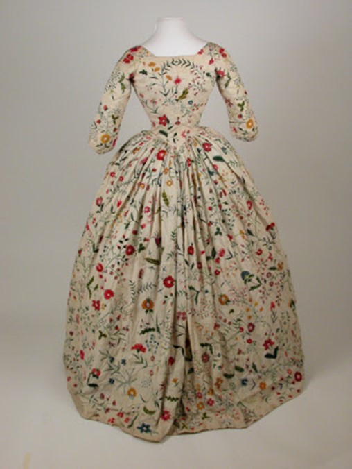 NTKillertonFash's tweet image. Scarlett O’Hara wasn’t the only woman who had the idea of making curtains into a gown.  Susanna Courtenay's glorious vibrant wool-embroidered dress, re-modelled between 1760 and 1780, probably started life as bed hangings much earlier in the century.

#FashionFortnight
