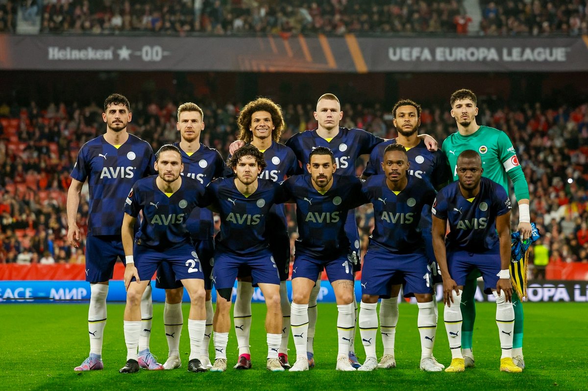 orangemft's tweet photo. Kariyerinin ilk UEFA Avrupa Ligi maçına çıkan sporcumuz Samet Akaydin’ı tebrik ederiz. 
Vazgeçmek yok! @sametakaydin  @Fenerbahce 

First of many at @EuropaLeague  Never give up, until its done! 💪🏻 @sametakaydin https://t.co/2uPyw0gqI7