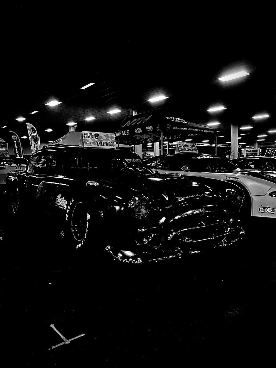 nickclarke86's tweet photo. Official unveil of this badass ride tomorrow at the International Center in Toronto for Motorama! Makes all the work worth it. #badass #PackardClipper @OSCAARRacing https://t.co/9BYBCZLs5G